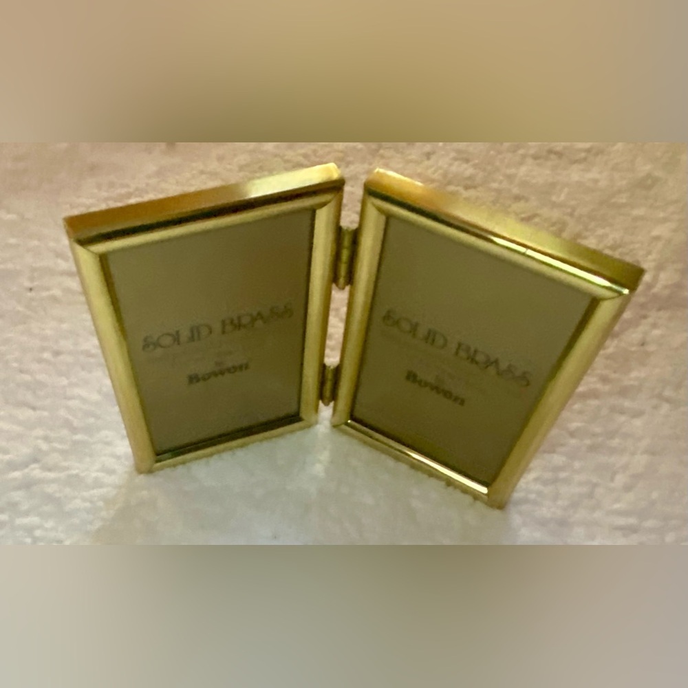 Vintage Brown Solid Brass Lacquered Dual Hinged Picture Frame 3.5 x 5 NWOT